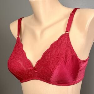 Vintage Vassarette Bra Size 36B Red Nylon Satin Wirefree Fiberfill Lined Lace